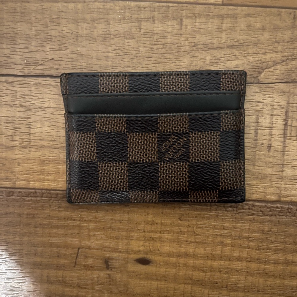 Men’s Louis Vuitton card holder